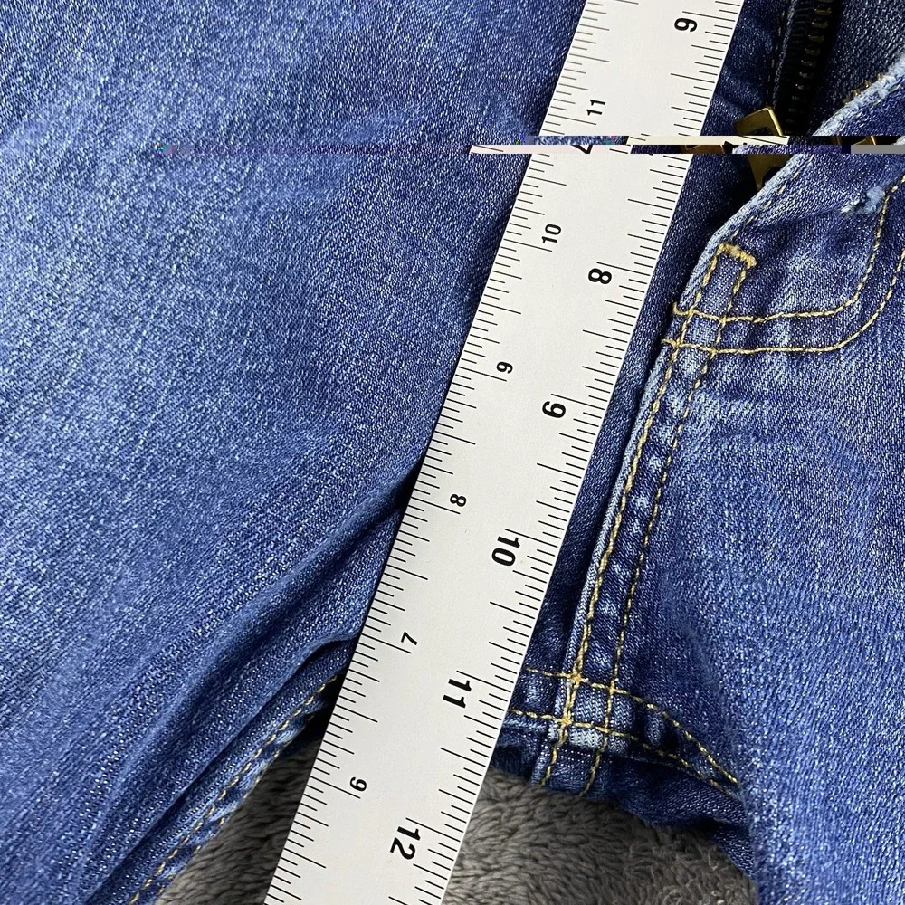 Levis logo worn